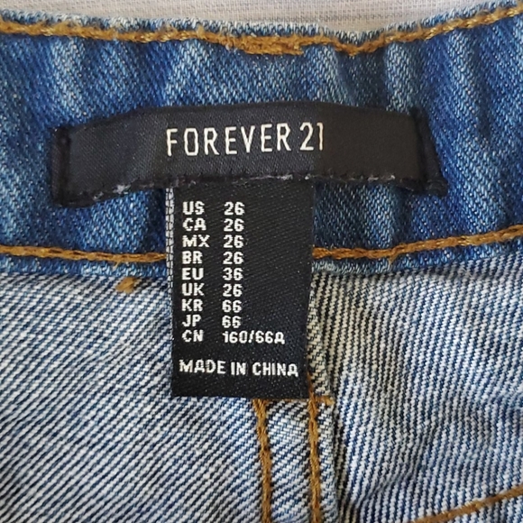 Cut Off Jean Shorts - Picture 6 of 7